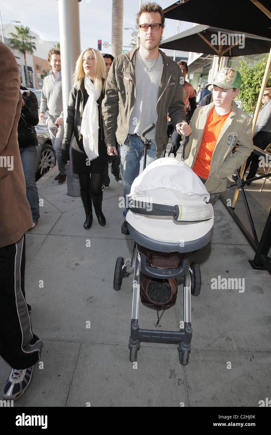 tori-spelling-husband-dean-mcdermott-their-baby-liam-aaron-and-dean-s