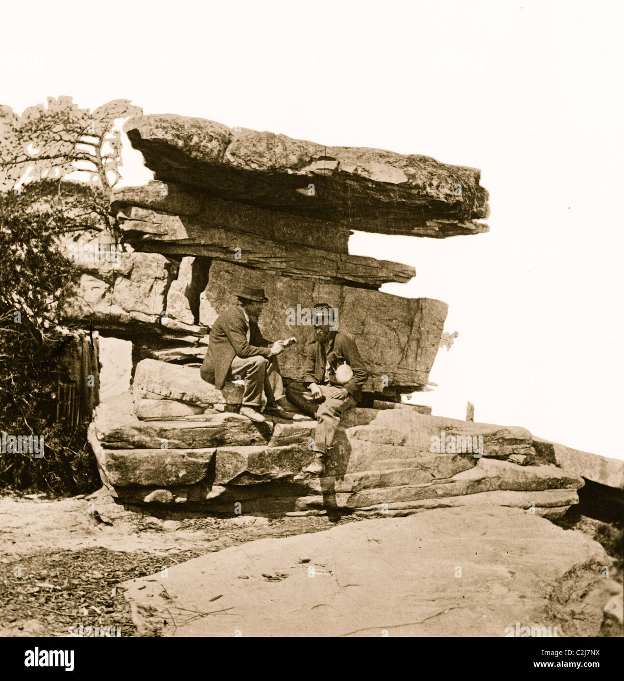 Chattanooga, Tennessee (vicinity). View of Umbrella Rock, Lookout