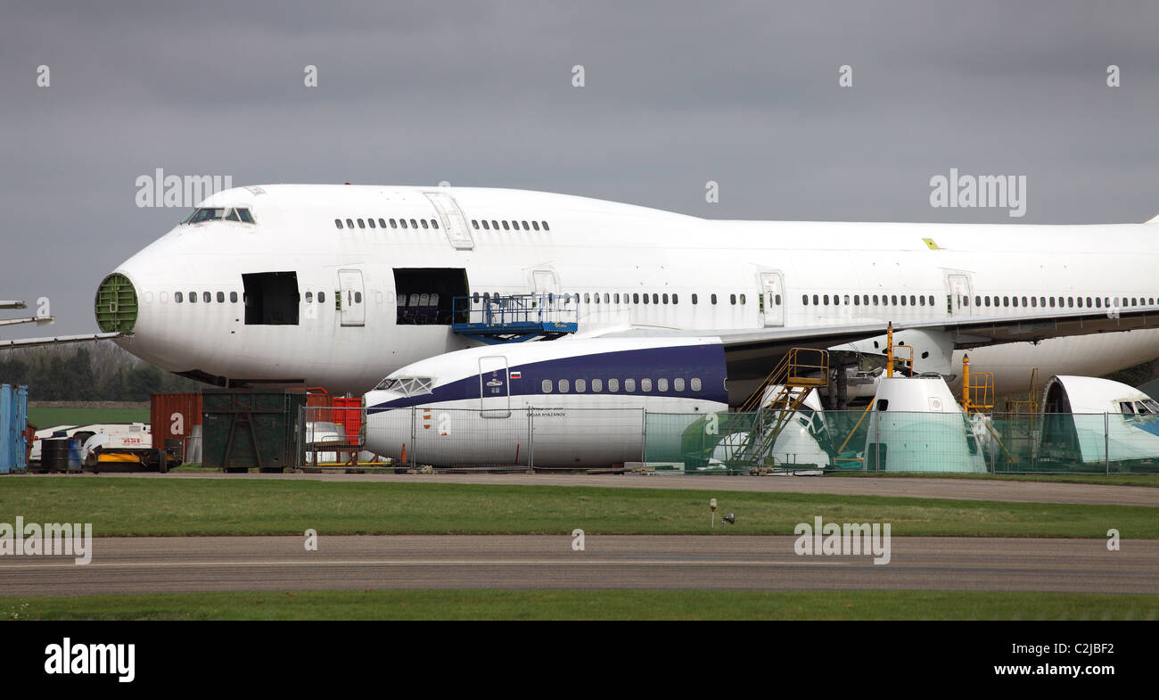 Jet graveyard hi-res stock photography and images - Alamy