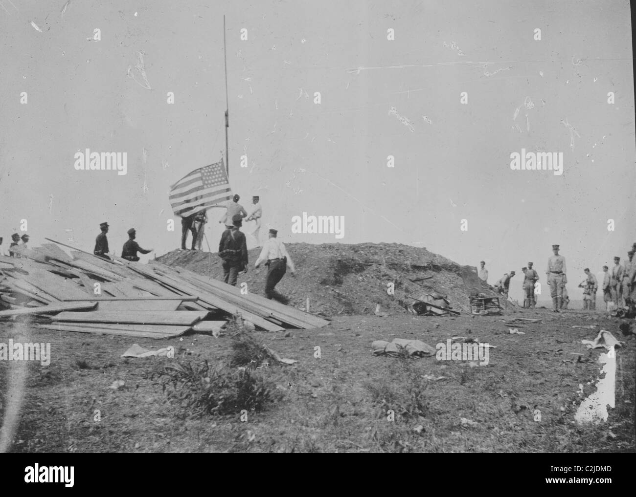 Hoisting the flag at Guantanamo, June 12, 1898 Stock Photo - Alamy