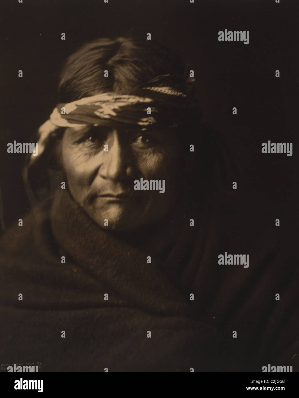 Native american man navajo indian hi-res stock photography and images ...