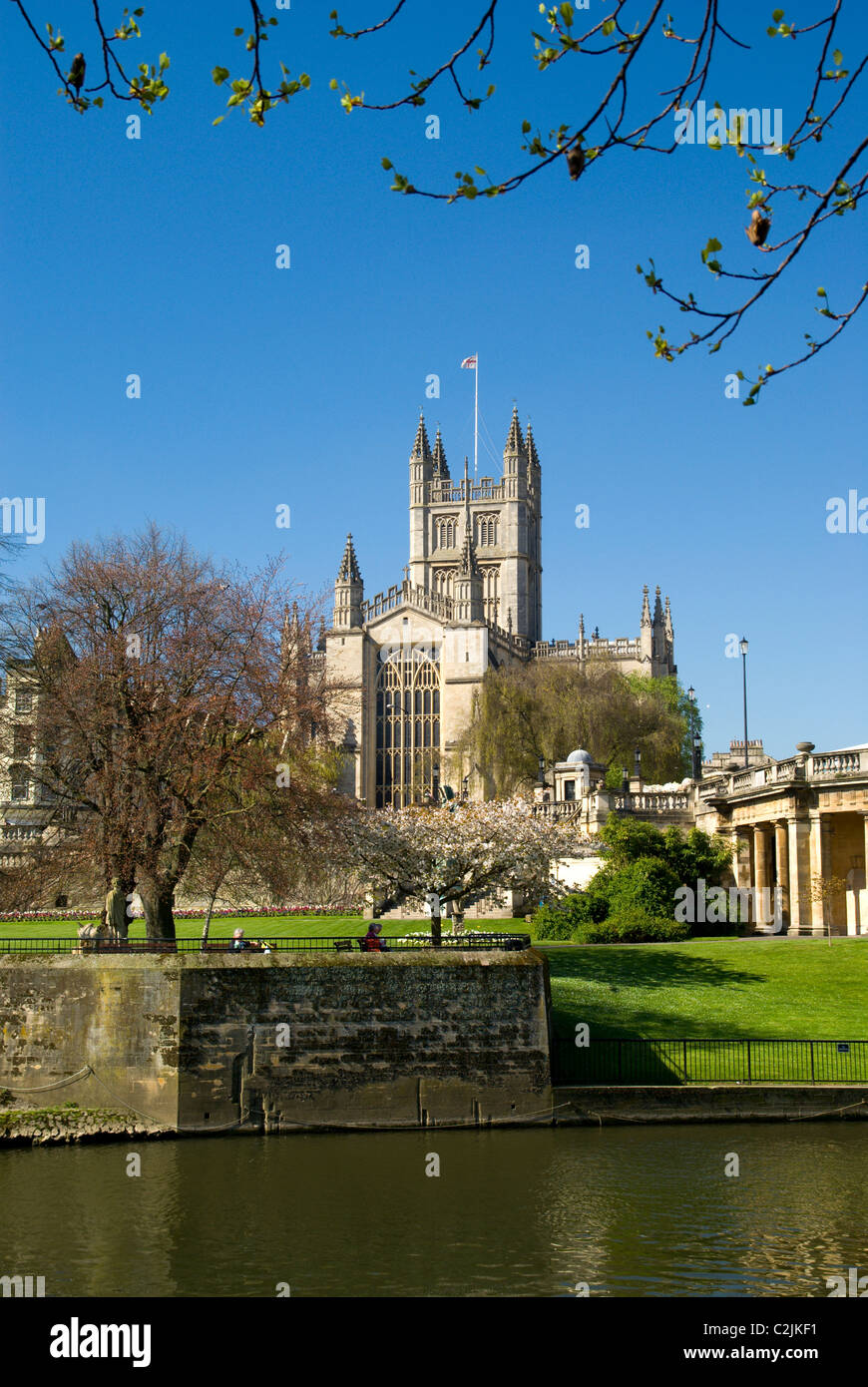 Bath Abbey, River Avon and the Parade Gardens, Bath, Somerset, England ...