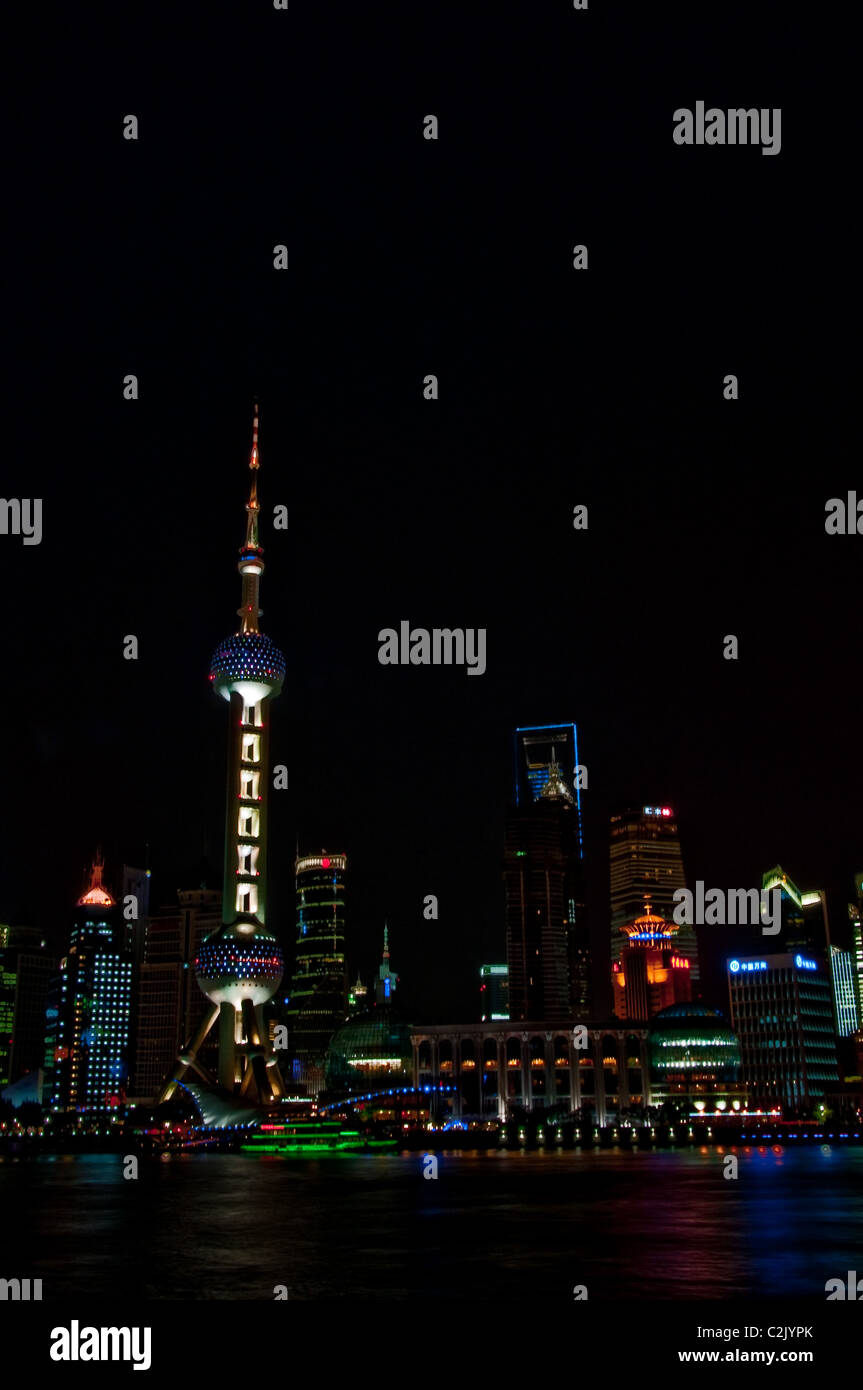 Night lights of the shanghai bund hi-res stock photography and images ...