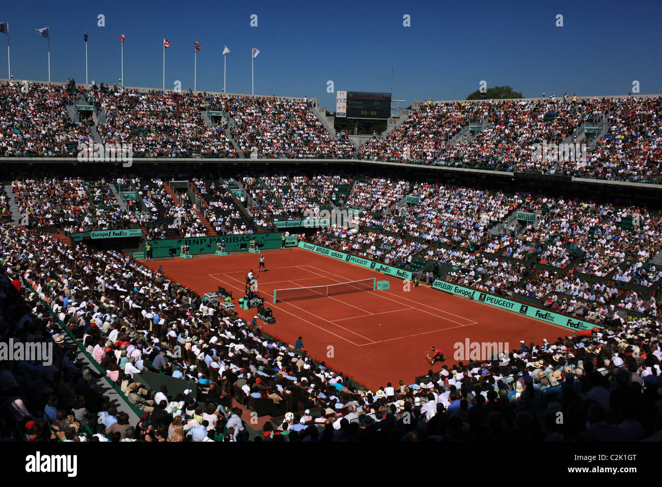 meubilair Populair haalbaar Lleyton Hewitt in action against Rafael Nadal on the Court Philippe  Chatrier, the main stadium at Roland Garros, Paris, France Stock Photo -  Alamy