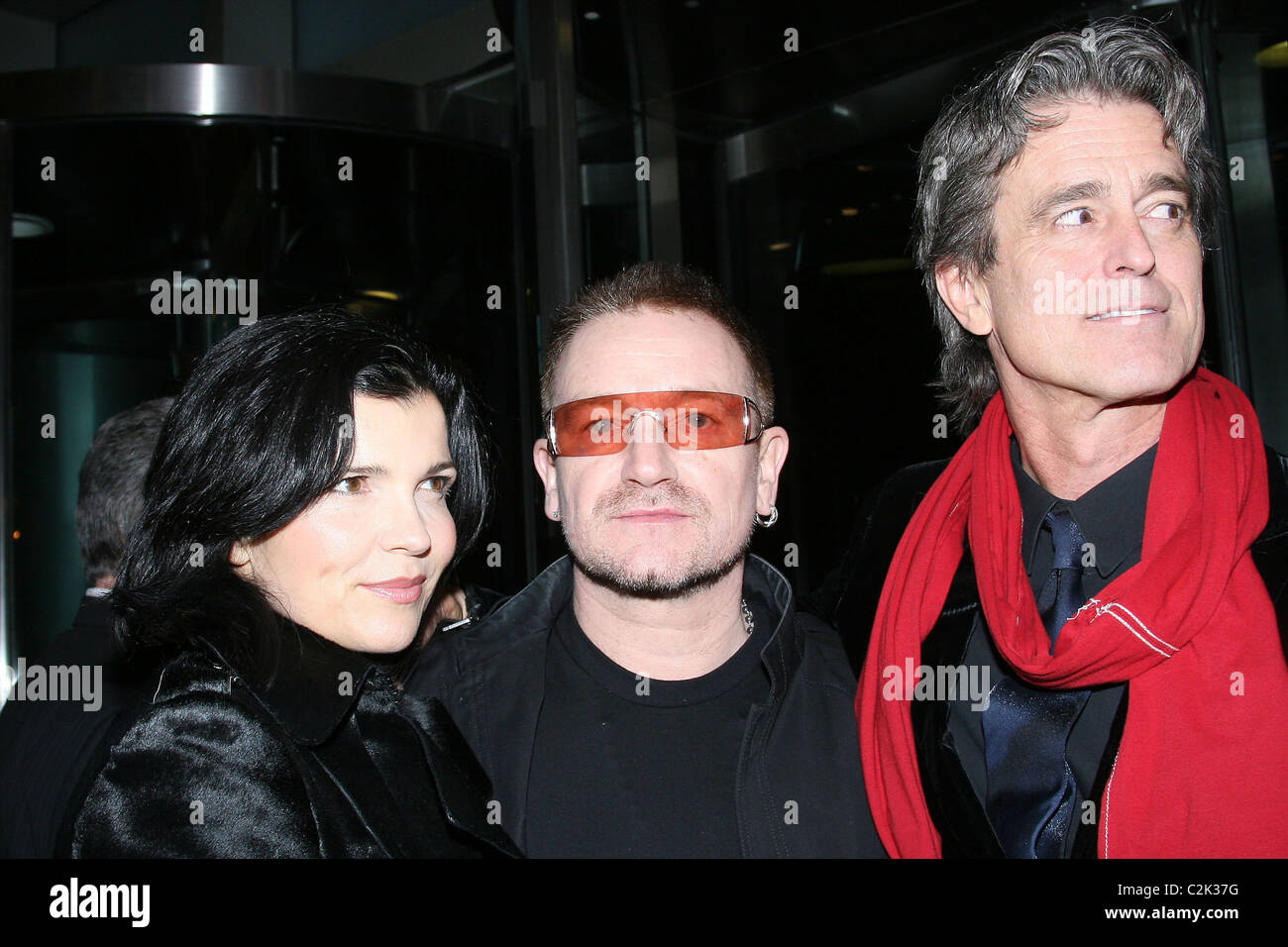 Bono and wife Ali Hewson, Bobby Shriver The Red Auction on Valentine's Day at Sotheby's New York City, USA - 14.02.08 Stock Photo