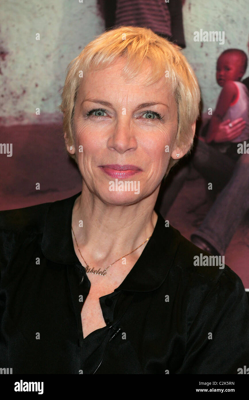 Annie Lennox launches the limited edition 'Sing' CD to raise awareness for South Africa's Treatment Action Campaign at The Body Stock Photo