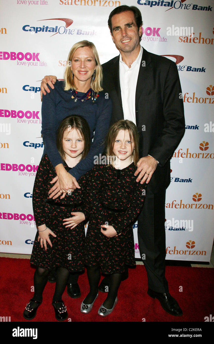 Lee Woodruff, Nora, Claire, Bob Woodruff, ABC News Anchor Safe Horizon's  Champions For Children at The Hearst Tower New York Stock Photo - Alamy