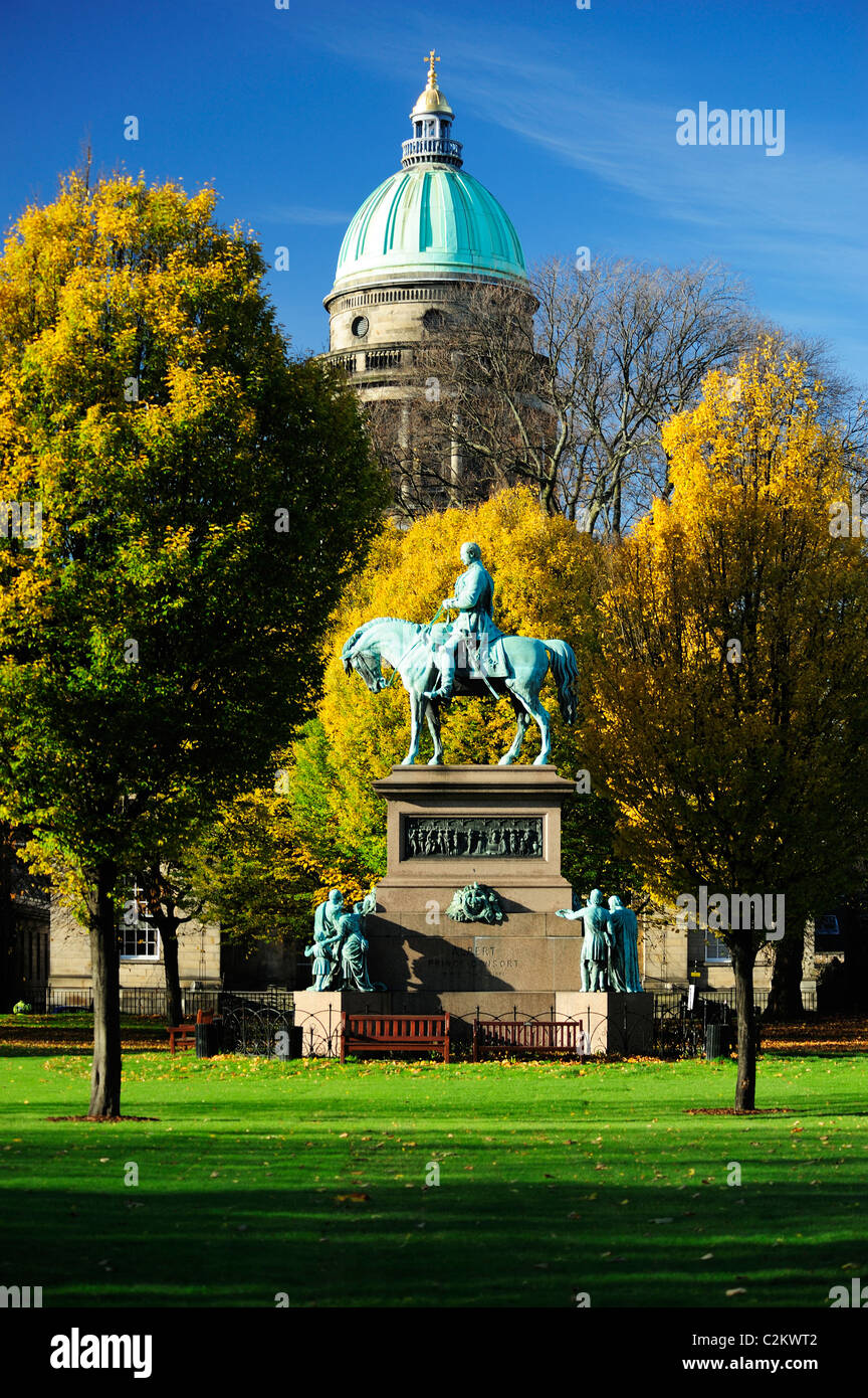 Albert memorial in Charlotte Square, Edinburgh, Scotland Stock Photo Alamy