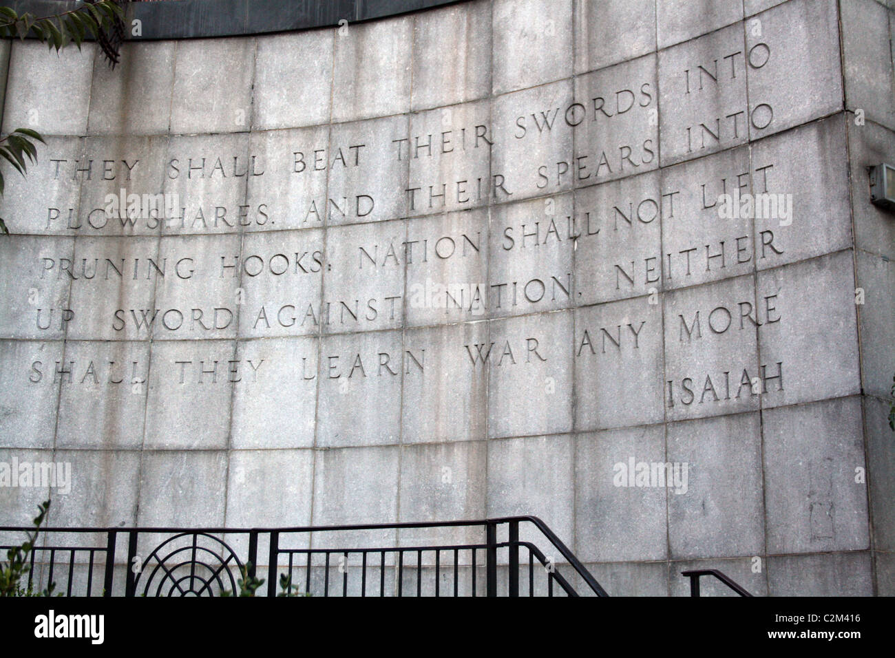 UNITED NATIONS MONUMENT NEW YORK USA 12 October 2010 Stock Photo Alamy