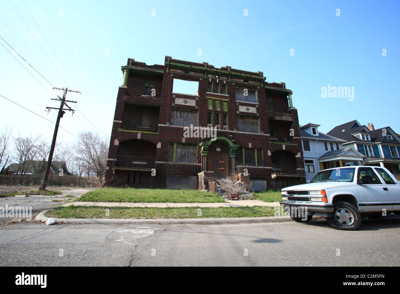 Abandoned Apartment Building in Detroit 2011 Stock Photo Alamy