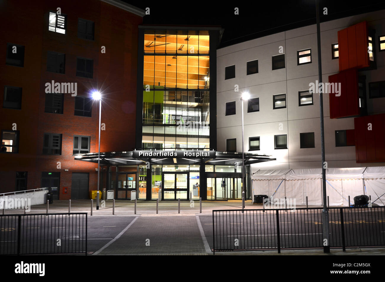 Night shot showing the entrance to the new Pinderfields Hospital, Wakefield. Stock Photo