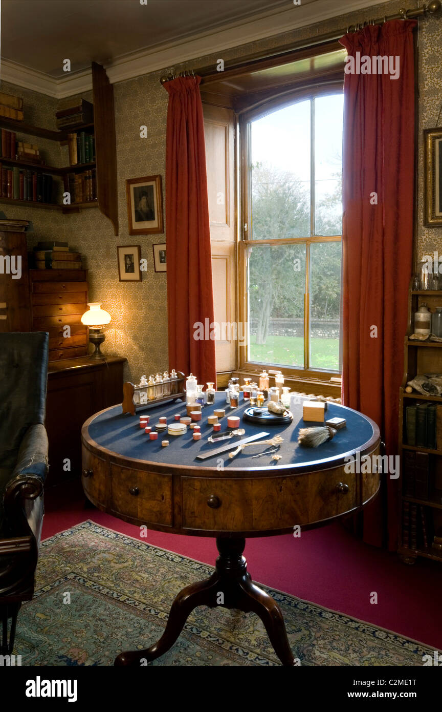 Down House, Luxted Road, Downe, Kent BR6 7JT. Home of Charles Darwin. View of the table in the Old Study. Stock Photo