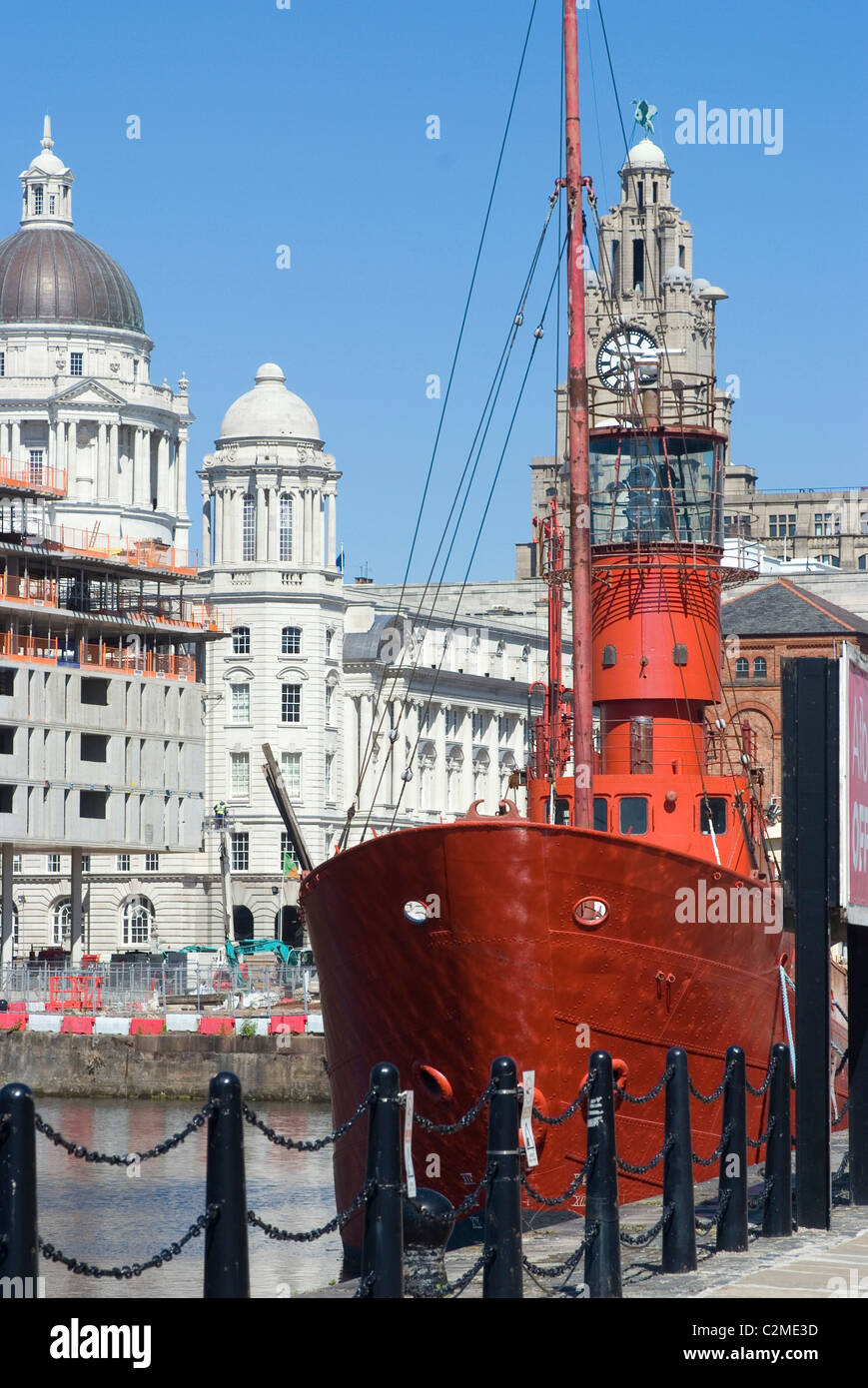 Lightship near the renovated Albert Docks with a view towards the The Liver and the Port of Liverpool Buildings, Liverpool, Stock Photo