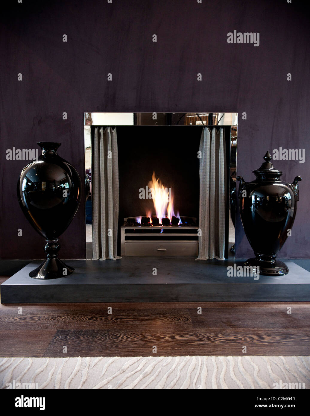 Fireplaces market hi-res stock photography and images - Alamy