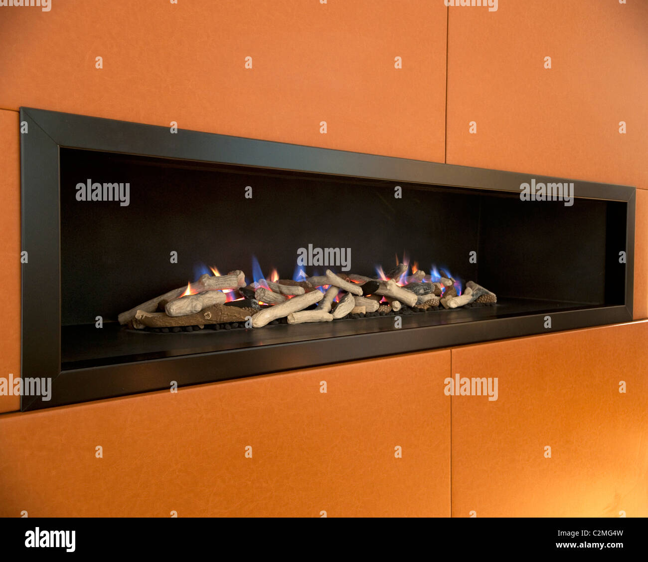 Modern fireplaces hi-res stock photography and images - Alamy