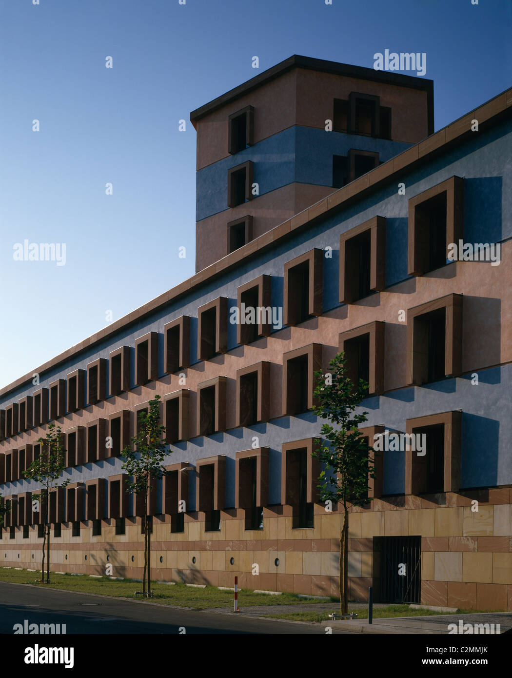 Berlin buildings 1980s hi-res stock photography and images - Alamy