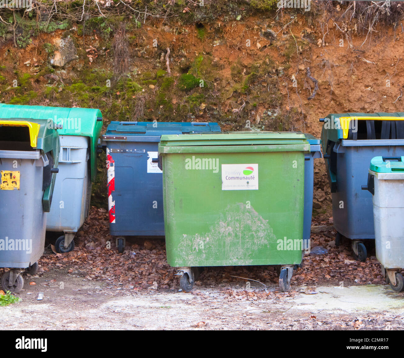 Rubbish trash dustbin bins hires stock photography and images Alamy