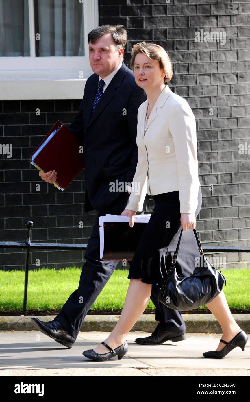 Ed Balls and Yvette Cooper arrives for the pre-Budget meeting at 10 Downing Street, 22nd April, 2009. Stock Photo