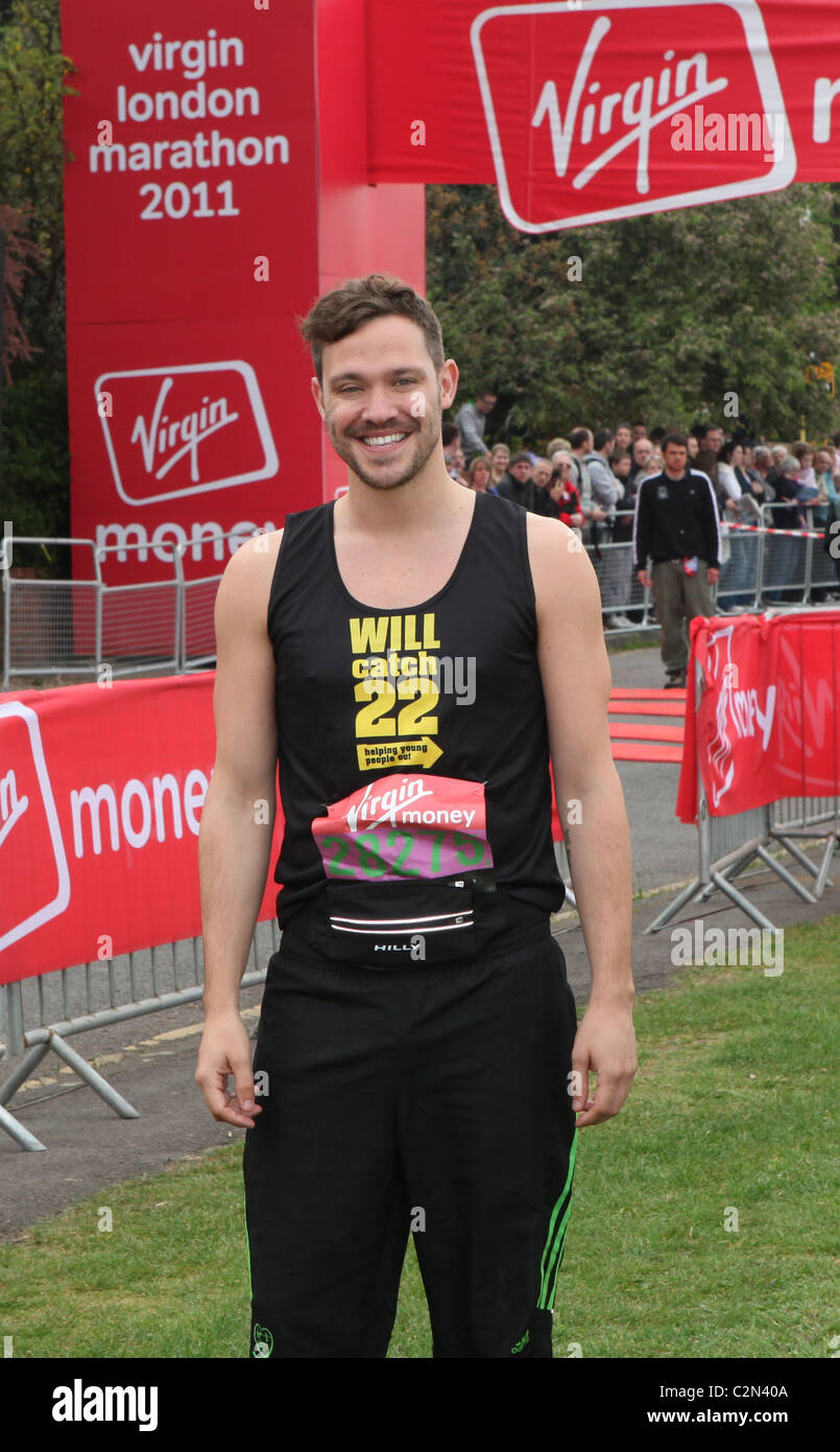 Thousands have joined the world's top long distance runners for a