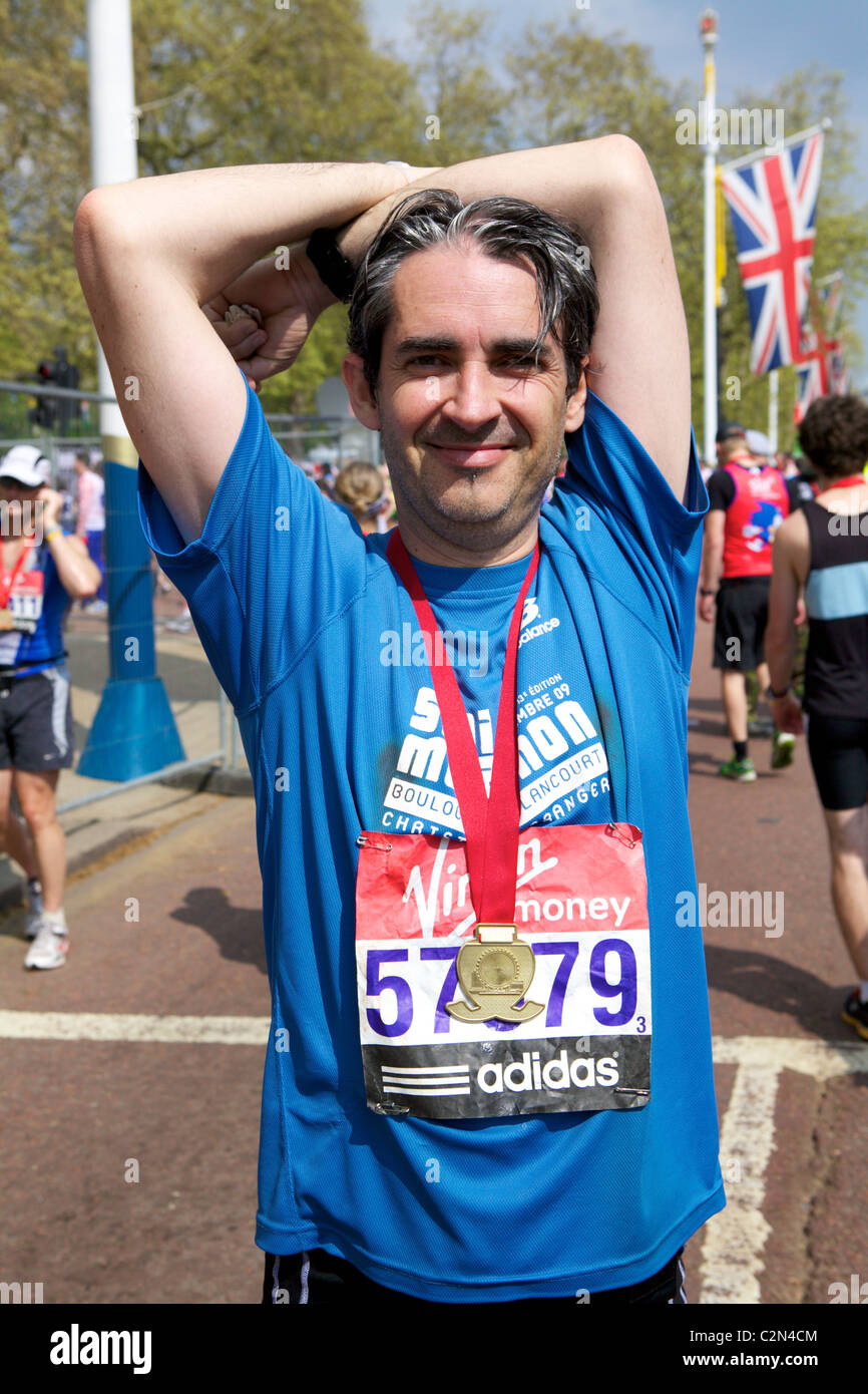 Thousands have joined the world's top long distance runners for a