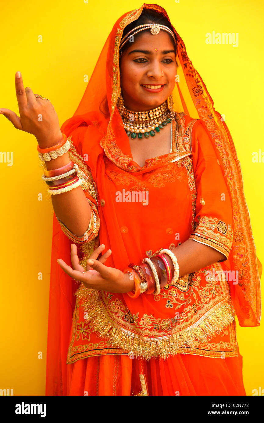 Women in traditional rajasthani dress hi-res stock photography and images -  Alamy