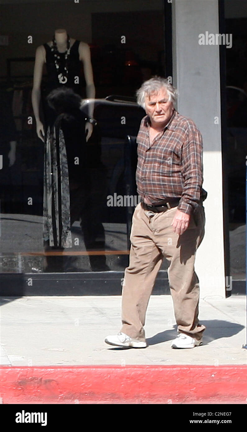 Columbo star Peter Falk appears to be dazed and confused as he walks around  Beverly Hills Los Angeles, California - 22.04.08 Stock Photo - Alamy
