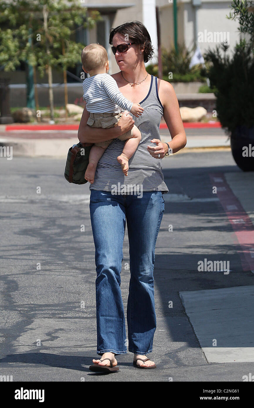 American tennis player Lindsay Davenport goes shopping with her baby at Cross Creek in Malibu Los Angeles, California - Stock Photo