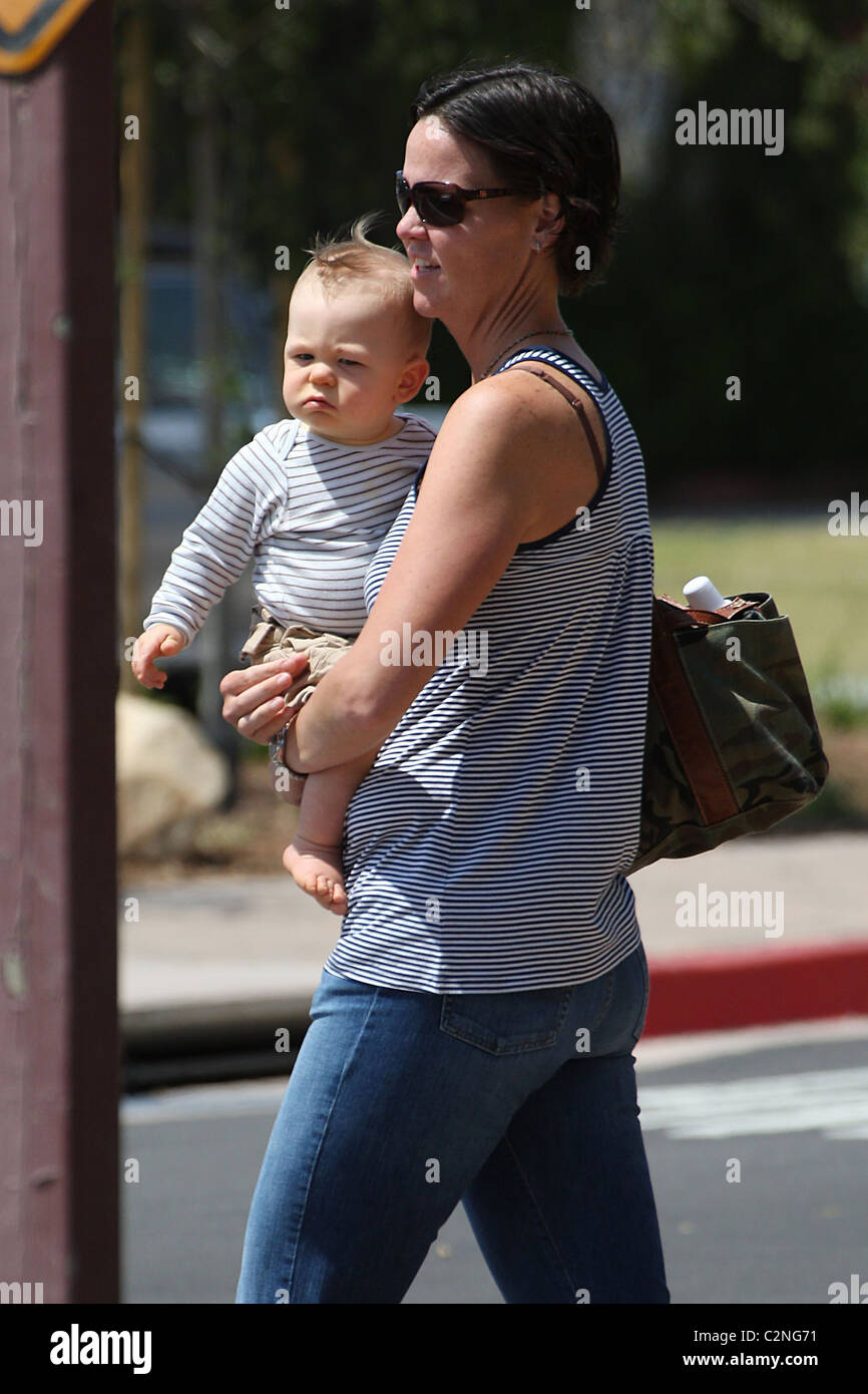 American tennis player Lindsay Davenport goes shopping with her baby at Cross Creek in Malibu Los Angeles, California - Stock Photo