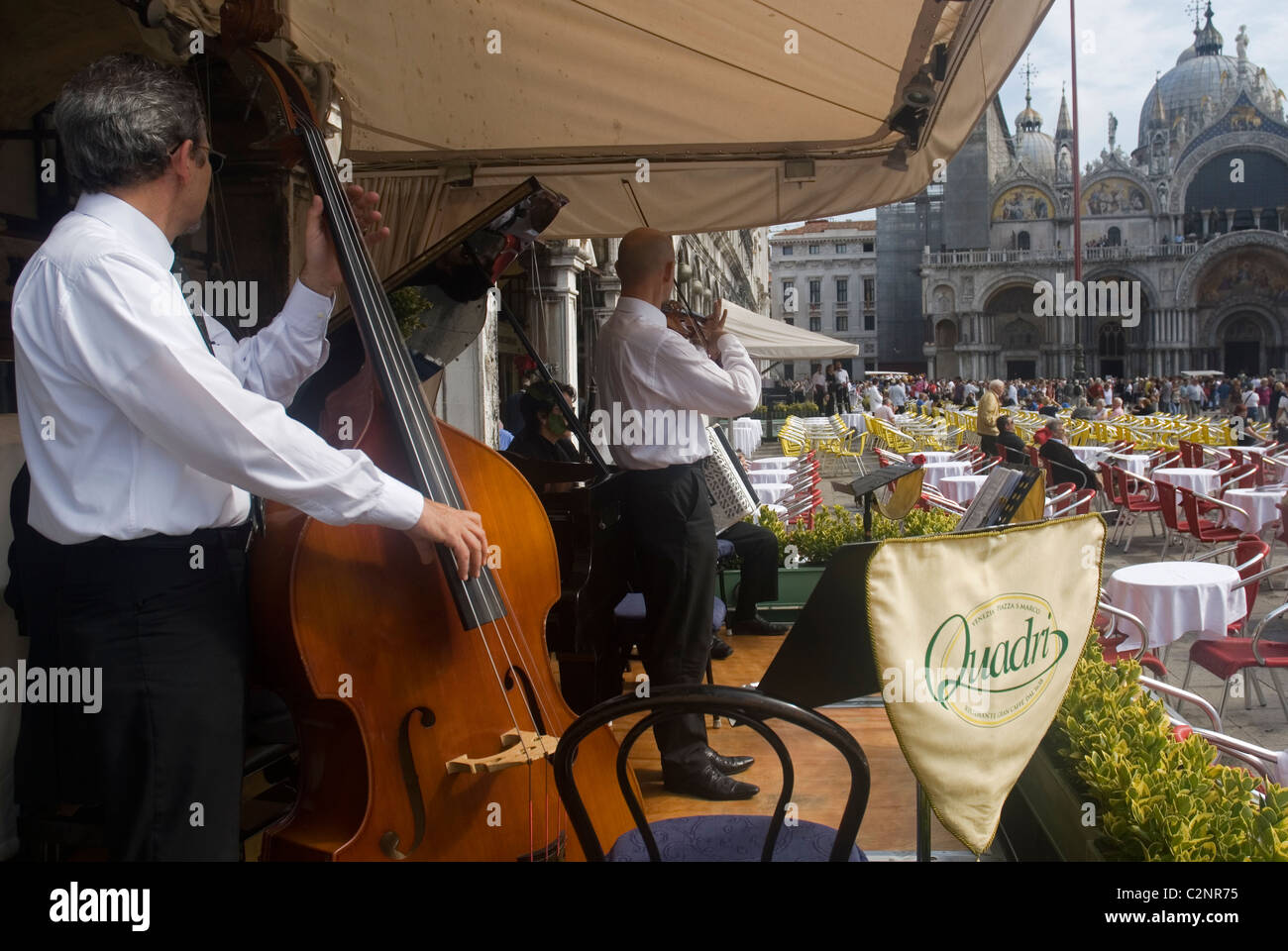 Venice orchestra hi-res stock photography and images - Alamy