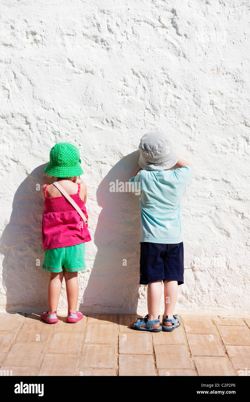 Hide and seek game hi-res stock photography and images - Alamy