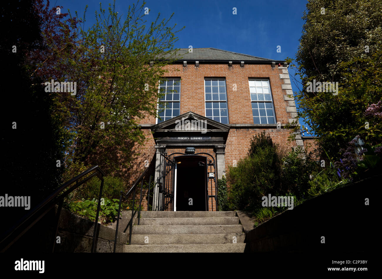 Marsh's Library, St Patrick's Close, near St Patrick's Cathedral. Established by  Archbishop Narcissus Marsh in the early 1700s, Dublin City, Ireland Stock Photo