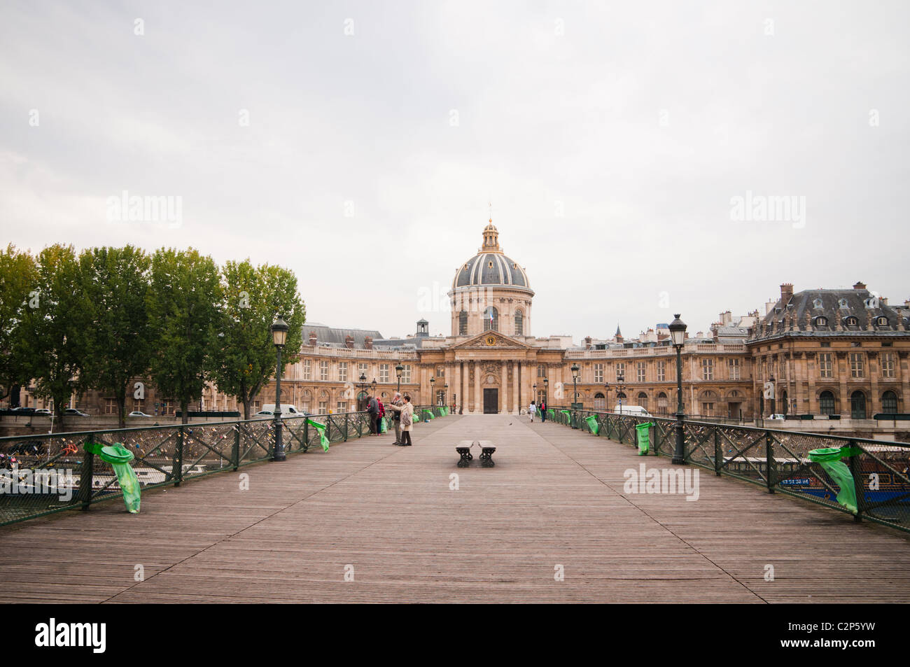 'Le pont des Arts' with the French Institute in the background - Paris, France Stock Photo