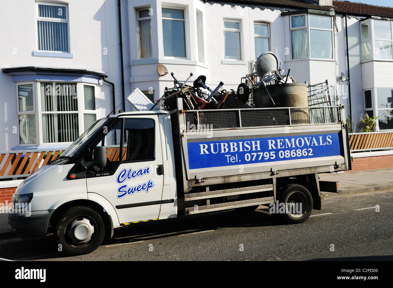 Scrap metal van hi-res stock photography and images - Alamy