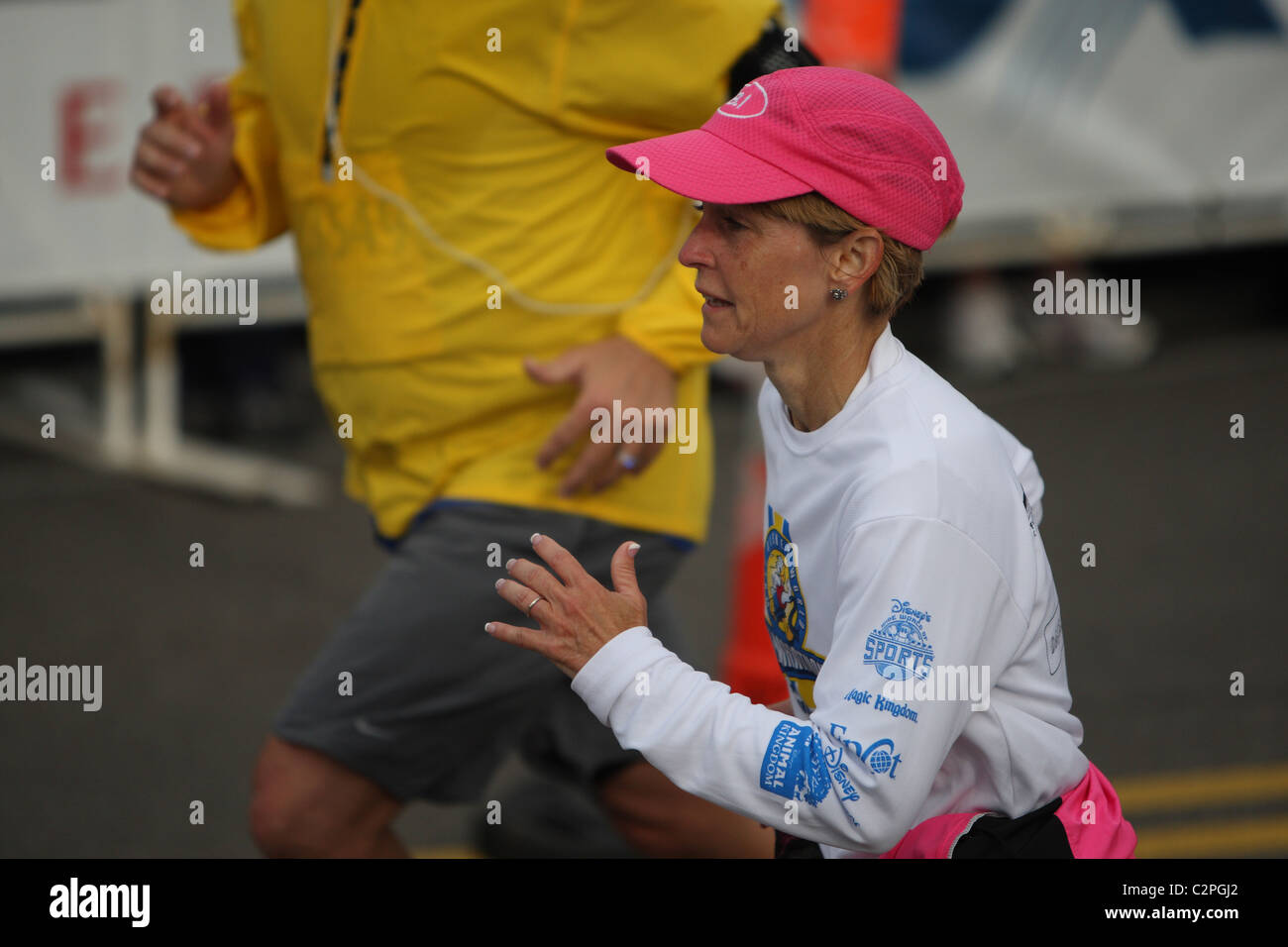 Marathon running blanket hires stock photography and images Alamy