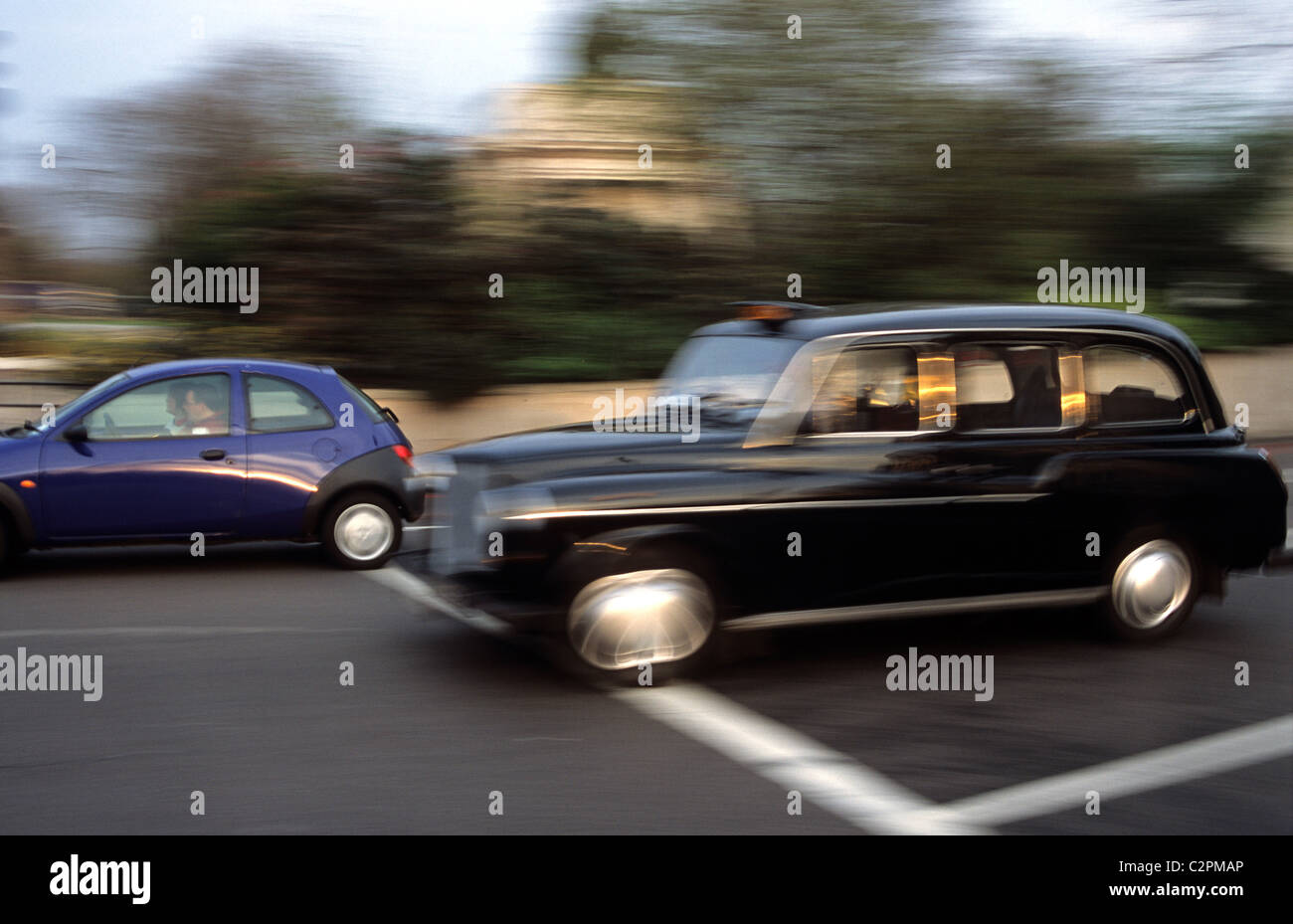 London taxi at Hyde Park Stock Photo Alamy
