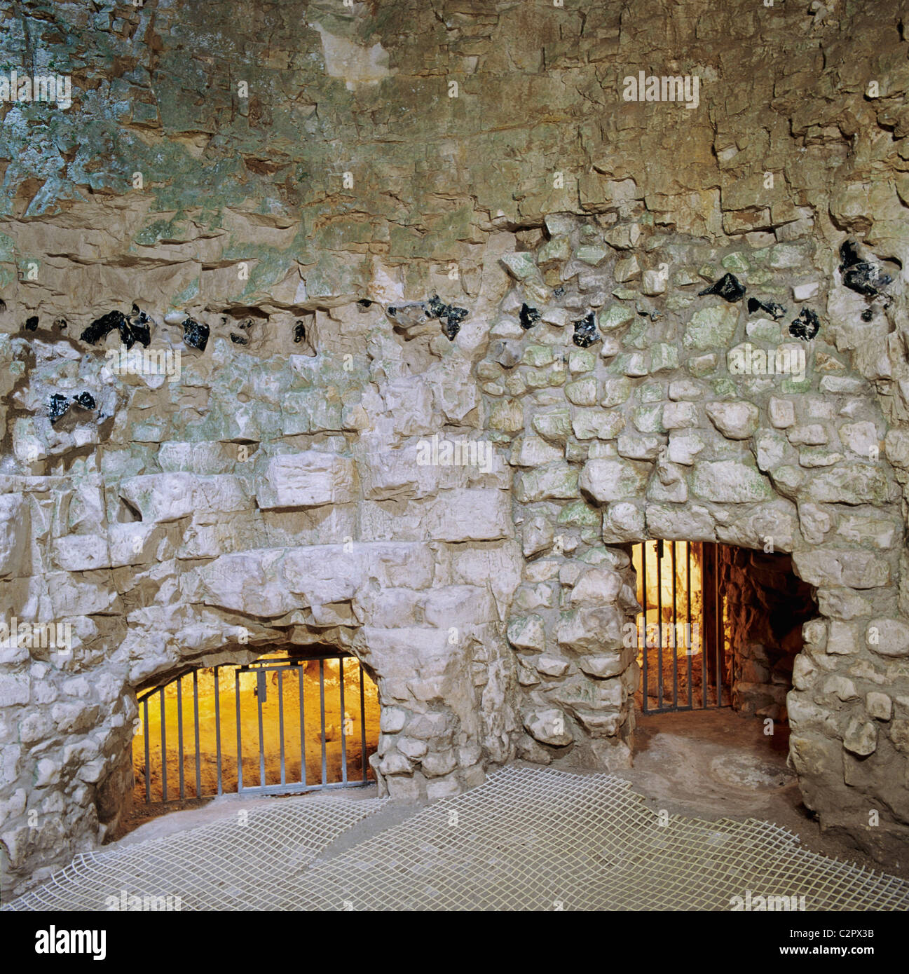 Grimes Graves. Interior of the Neolithic flint mine Stock Photo Alamy