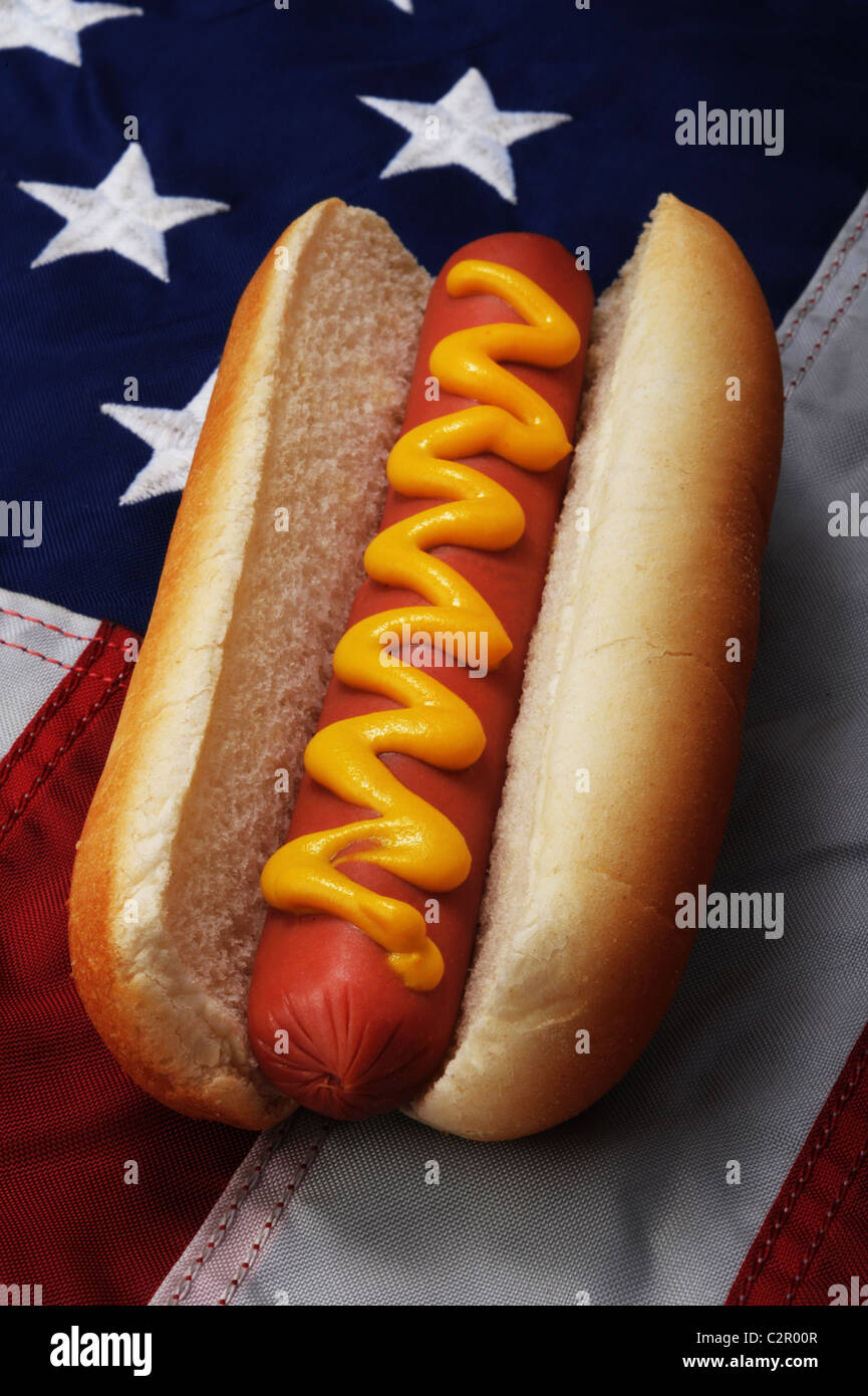 Hot Dog on USA Flag Stock Photo - Alamy