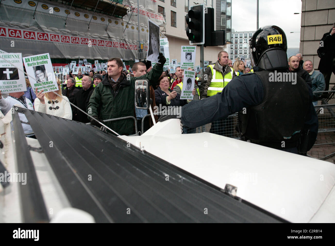 Contain demo hi-res stock photography and images - Alamy