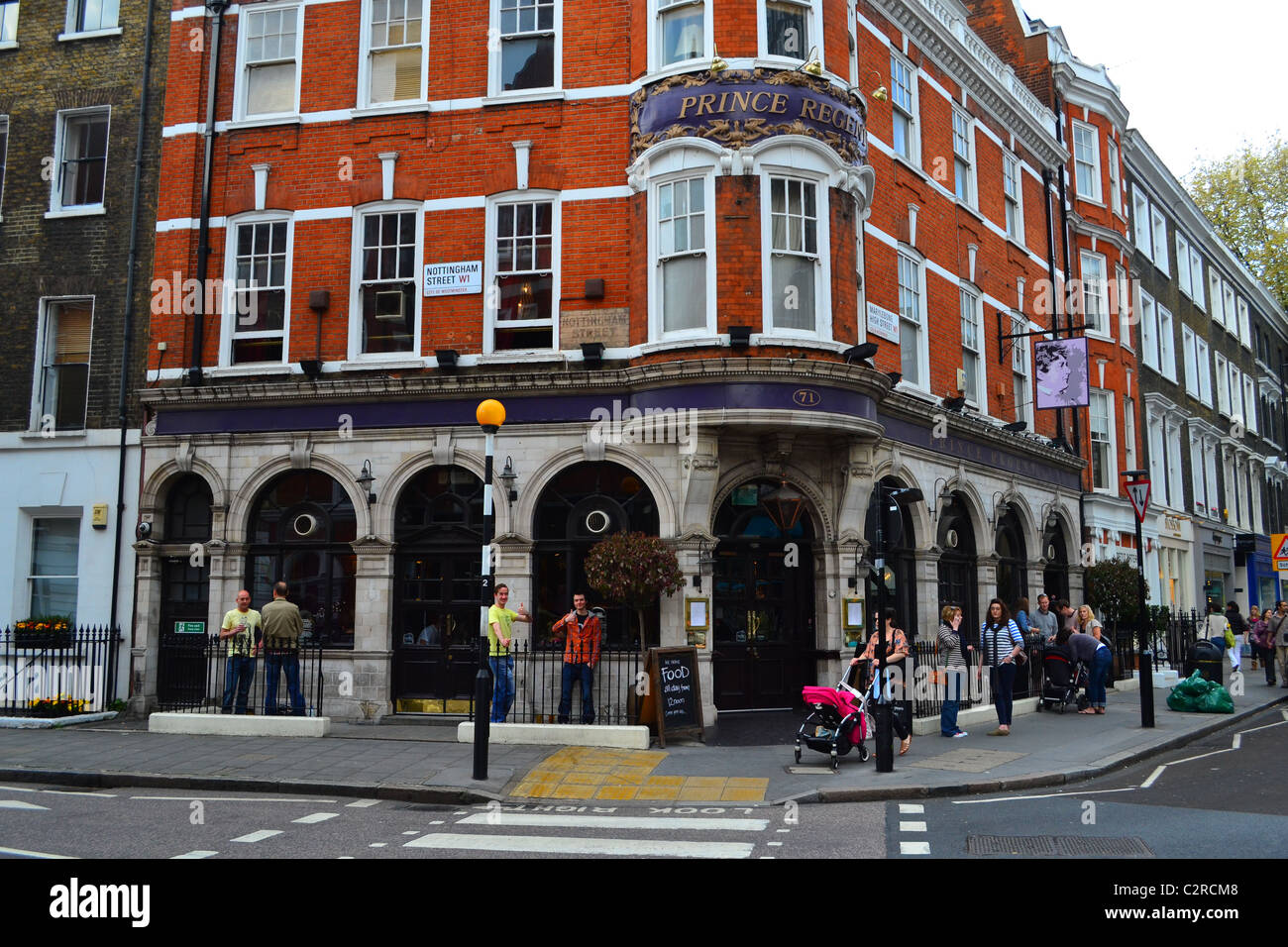 The marylebone pub marylebone high street hires stock photography and