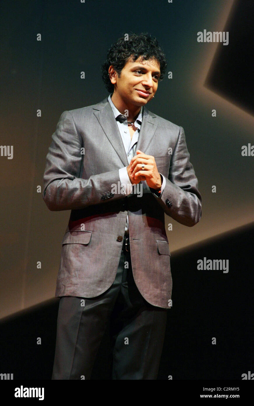 M. Night Shyamalan announces he will direct the movie 'Avatar: The Last ...