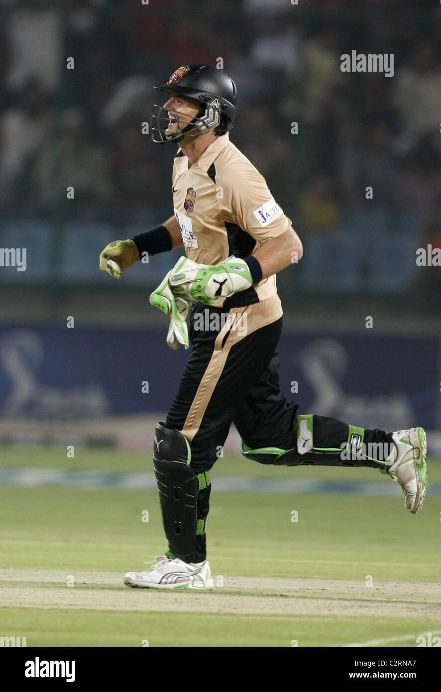 Adam Gilchrist High Resolution Stock Photography And Images Alamy