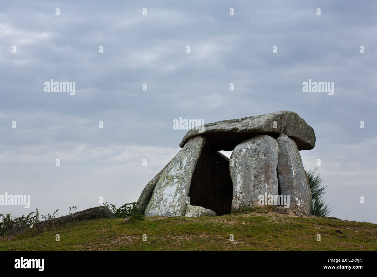 Anta do Tapadåo, a Neolithic dolmen (burial chamber) near Aldeia da Mata in Alentejo region of Portugal Stock Photo