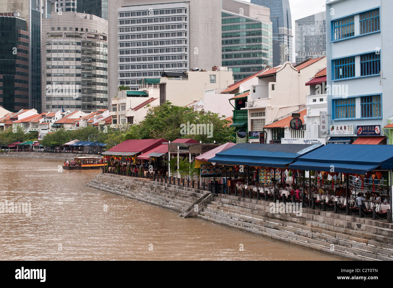 Singapore river and Boat Quay restaurant area, Singapore Stock Photo