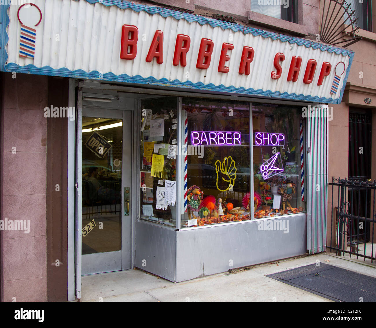 Barber shop new york hi-res stock photography and images - Alamy