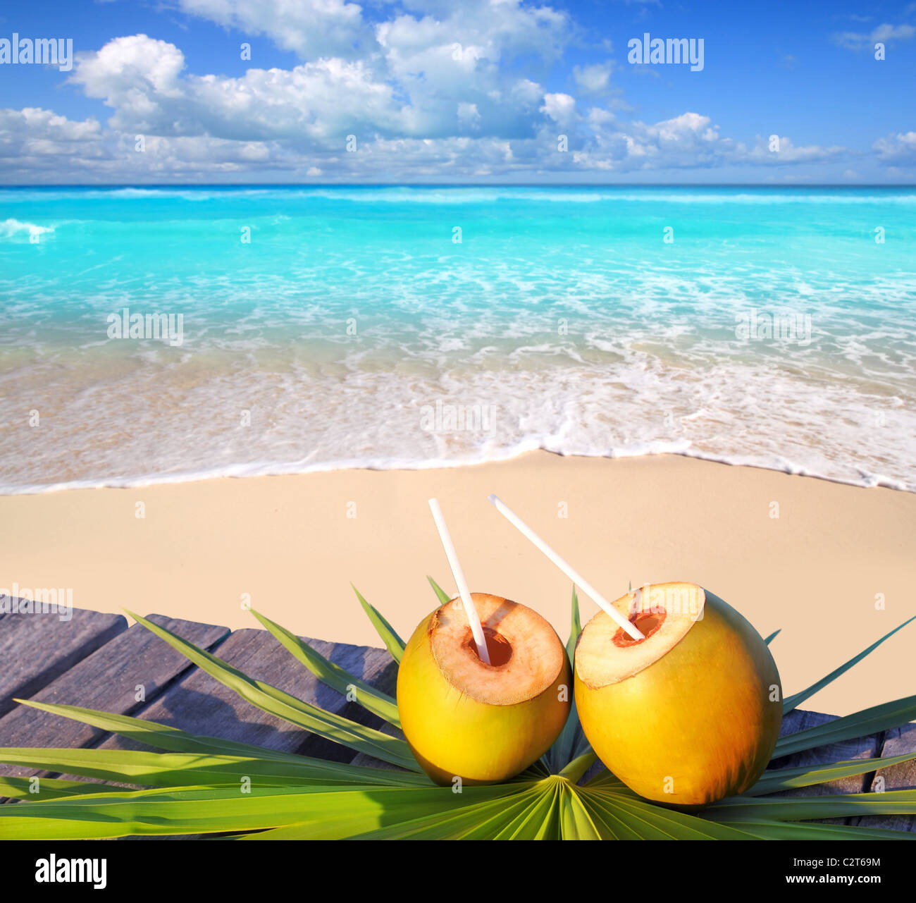Caribbean paradise beach coconuts cocktail palm trees Stock Photo Alamy
