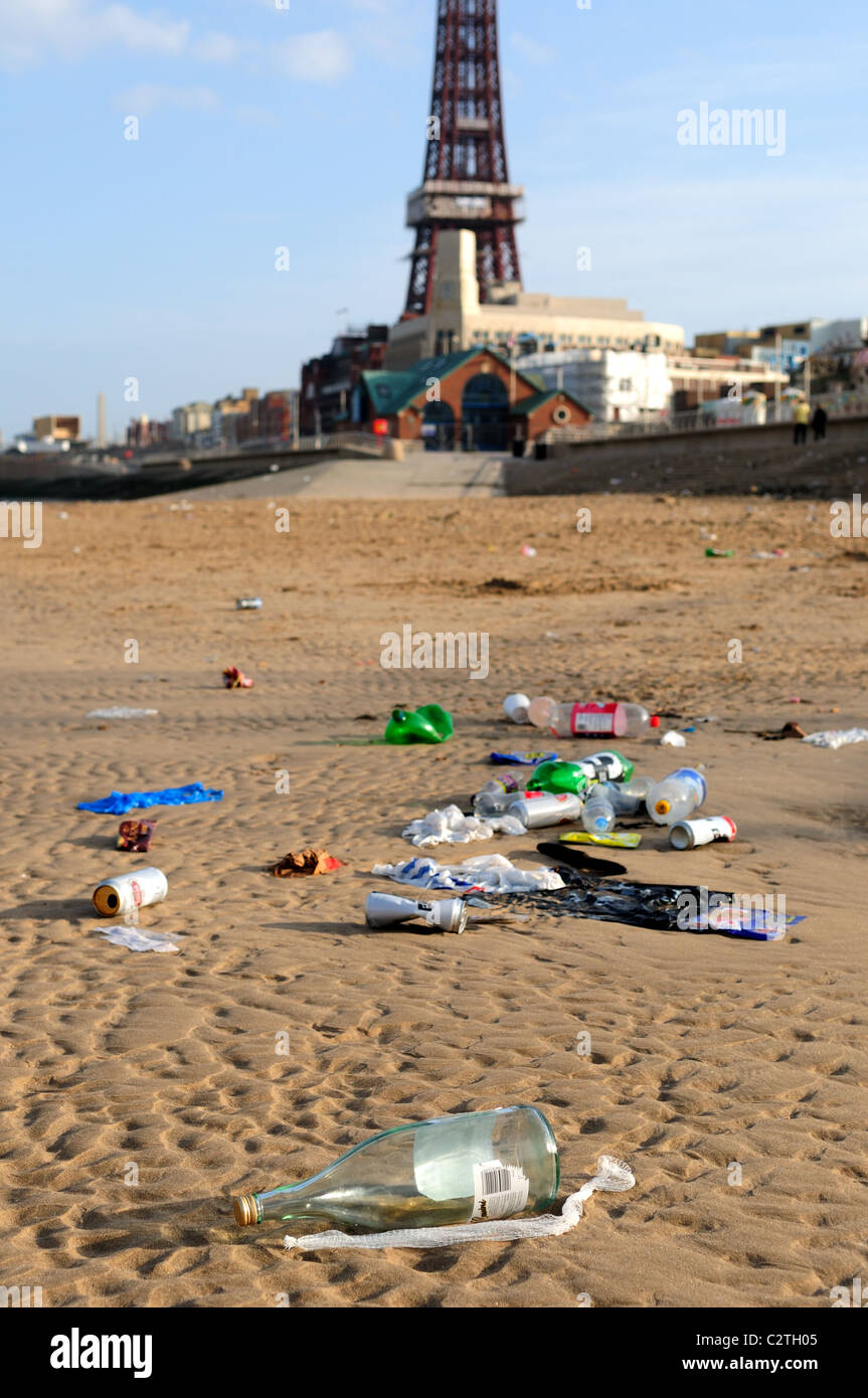 Blackpool Beach and Waste Rubbish Stock Photo Alamy