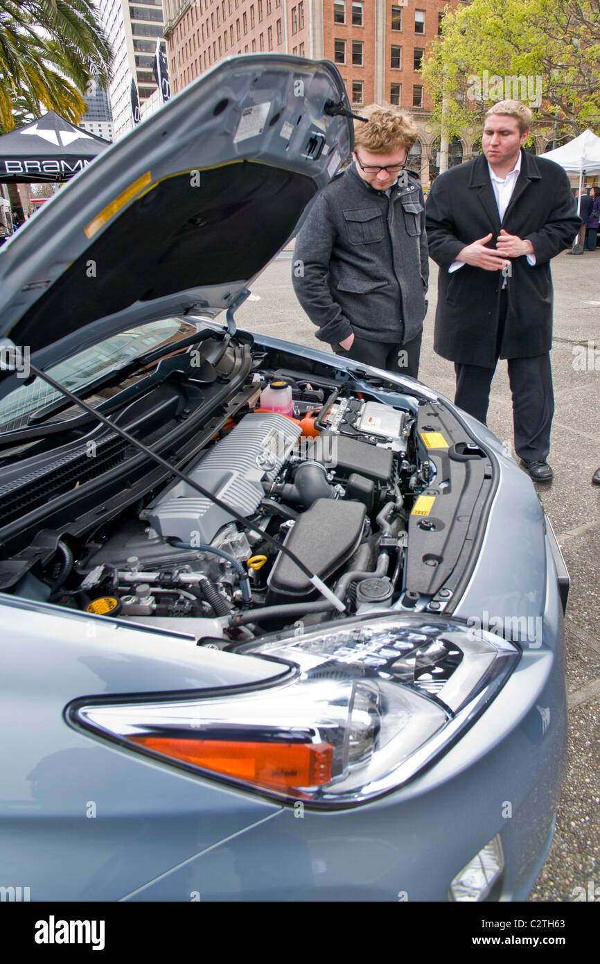 plug in hybrid vehicle on Plug In Hybrid Electric Vehicle High Resolution Stock Photography And Images Alamy