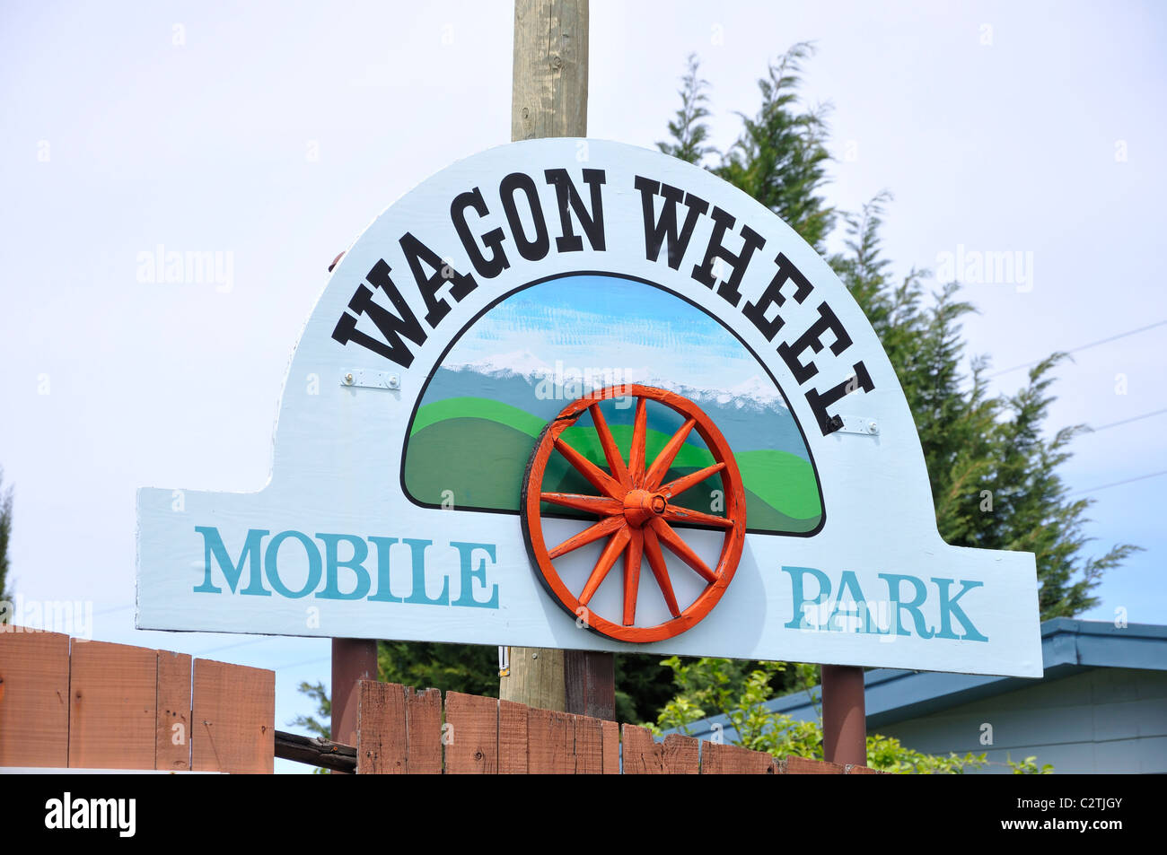 Wagon Wheel Mobile Home Park sign, California, USA Stock Photo Alamy