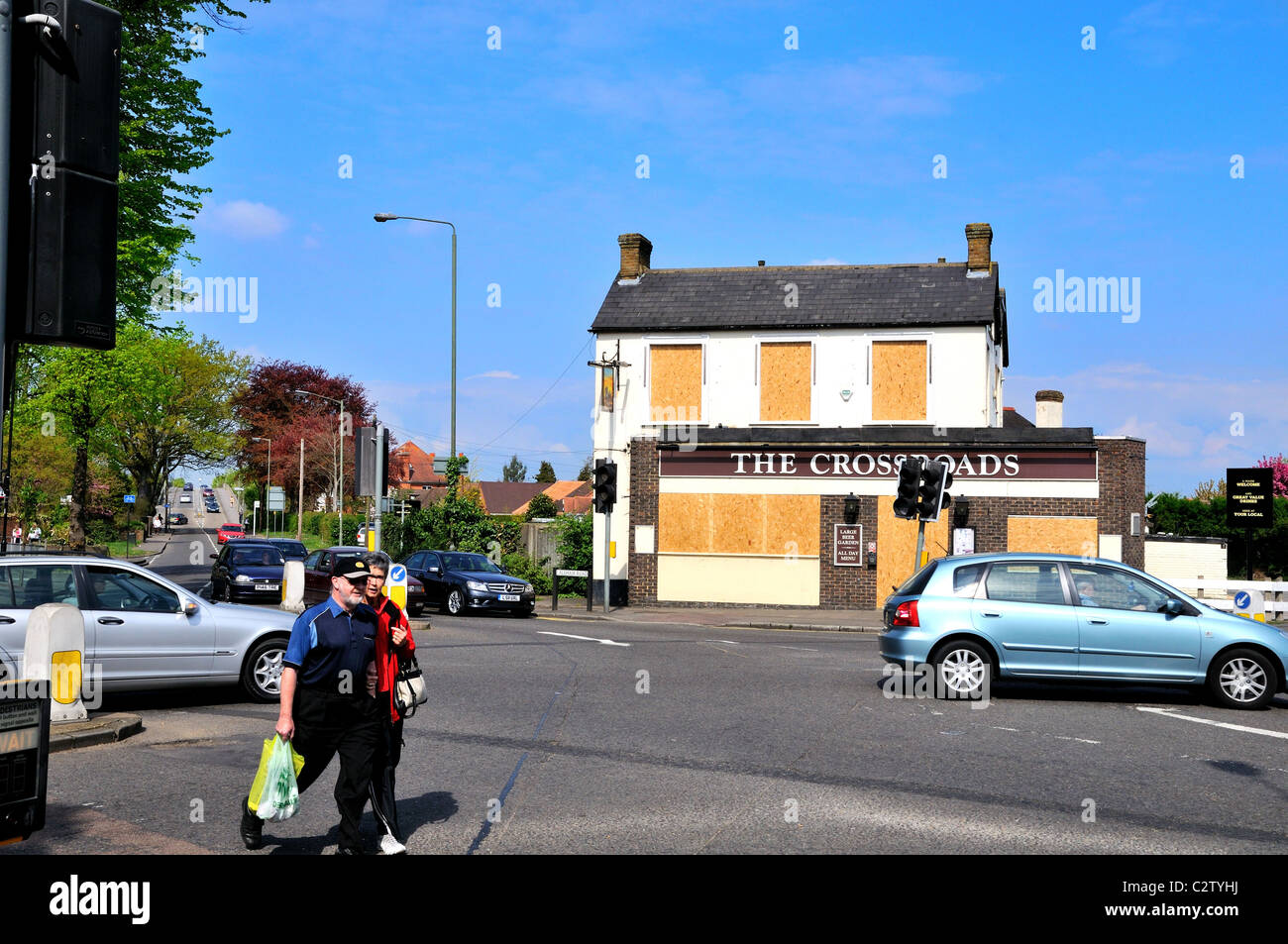 Closed down 'The Crossroads' pub in Shepperton Stock Photo