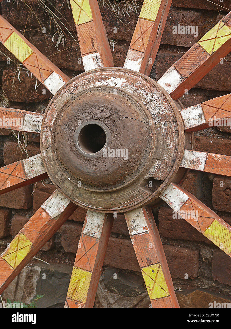 Bullock cart wheel hires stock photography and images Alamy